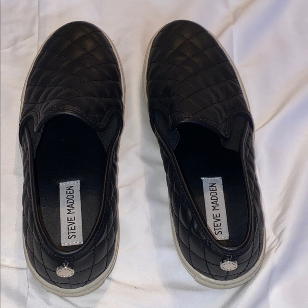 Steve Madden Women Slip On Sneaker